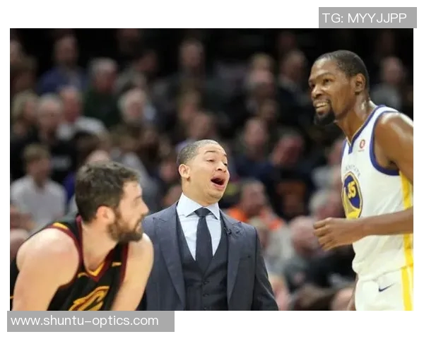 德国足球传奇之路：从千年老二到辉煌巅峰的球星蜕变历程