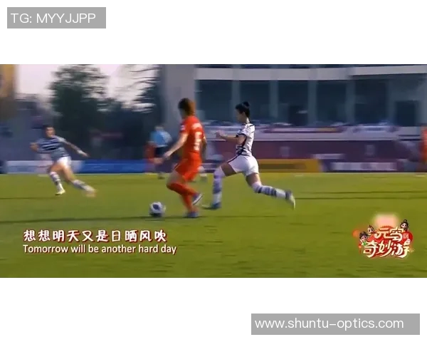 光头巨星闪耀绿茵场激情演绎足球岁月辉煌传奇