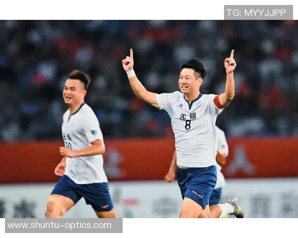 足球球星心碎瞬间：从荣耀到泪水，他们的无声呐喊与挣扎